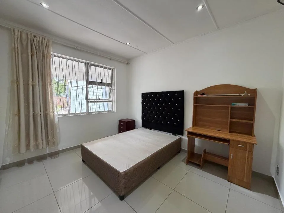 1 Bedroom House to rent in Brooklyn