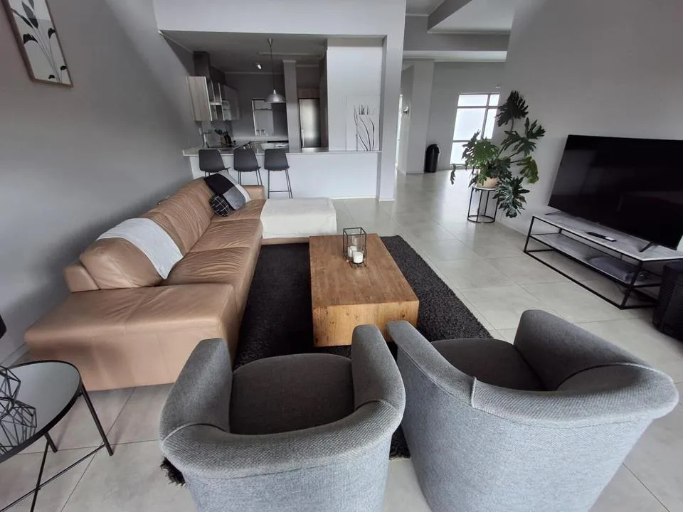 3 Bedroom Apartment / flat to rent in Oaklands