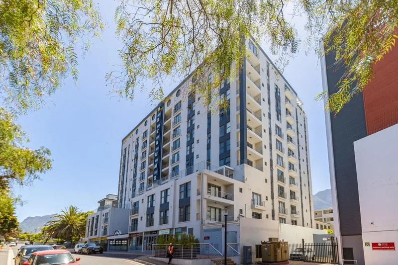 2 Bedroom Apartment / flat for sale in Claremont Upper