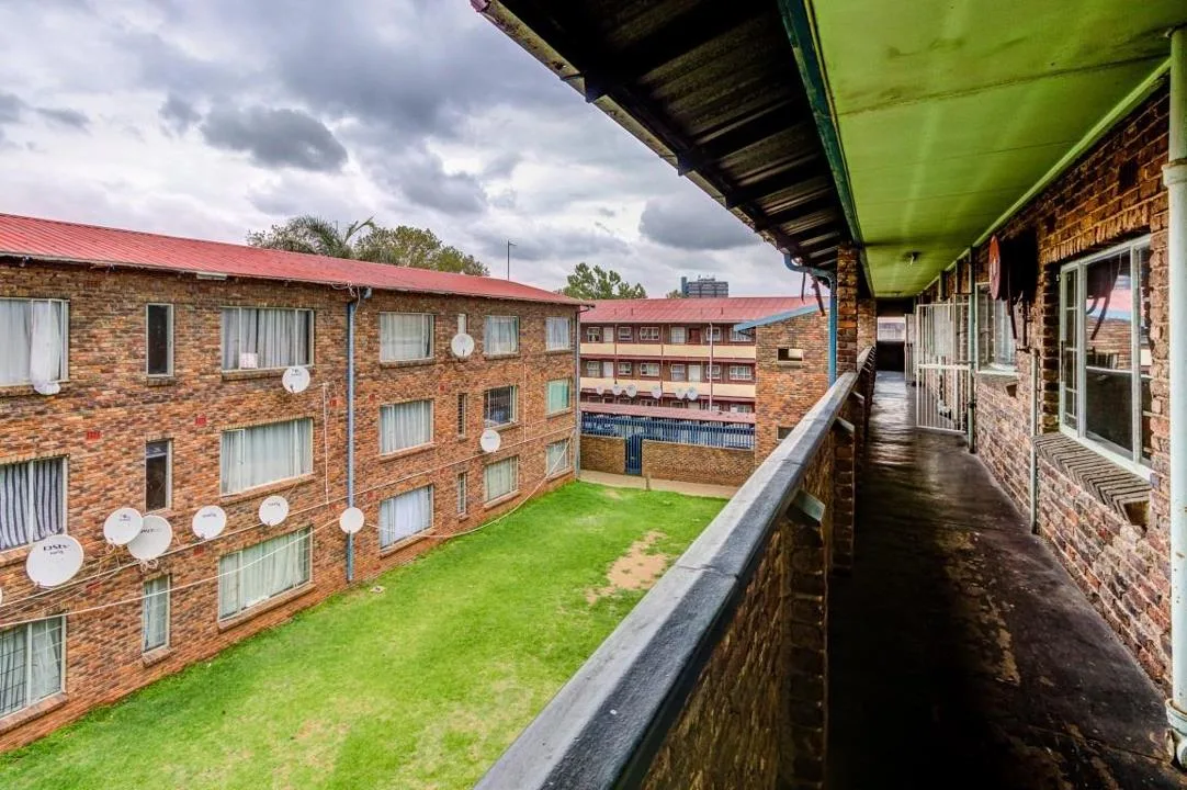 2 Bedroom Apartment / flat to rent in Kempton Park Central