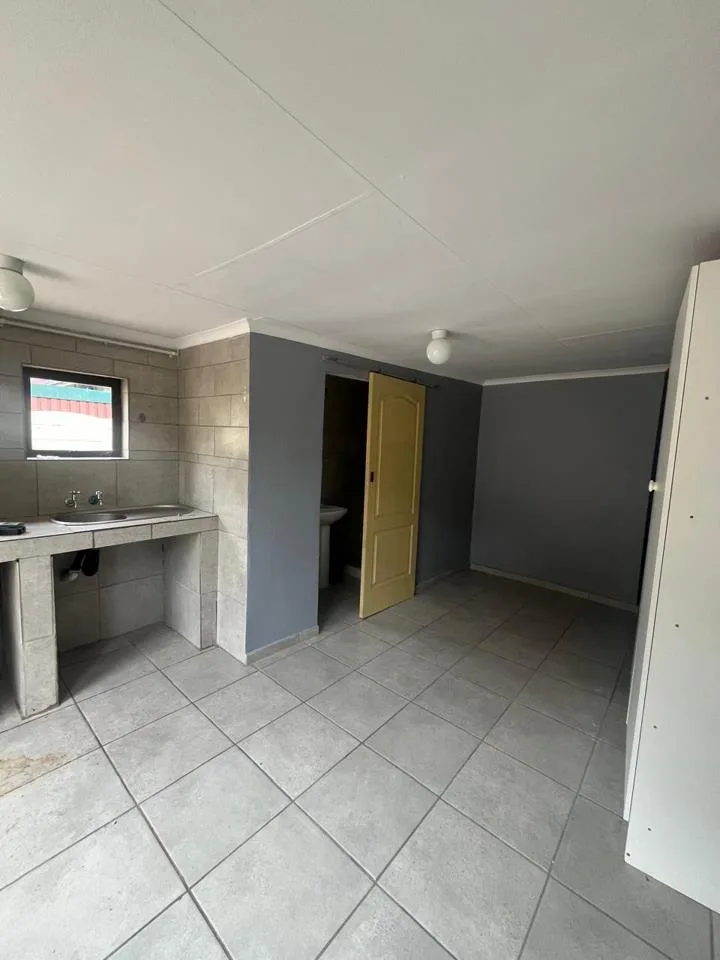 0.5 Bedroom Apartment / flat to rent in Rietfontein