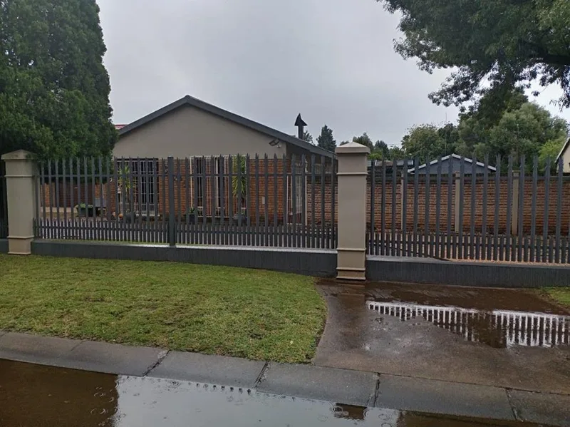 3 Bedroom House for sale in Stilfontein Ext 4