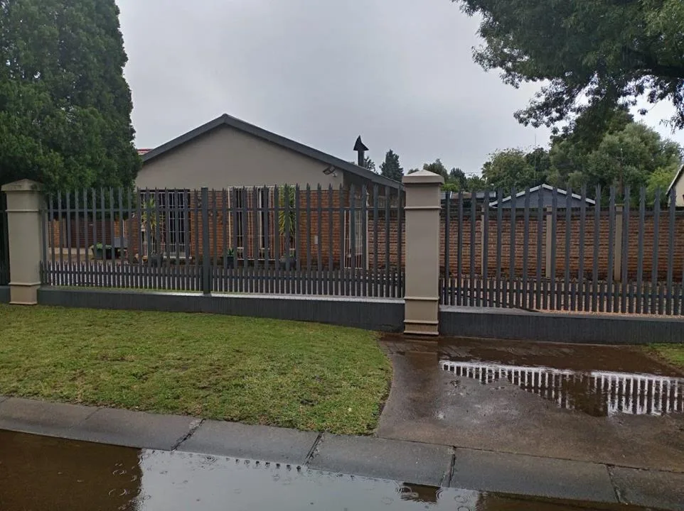 3 Bedroom House for sale in Stilfontein Ext 4
