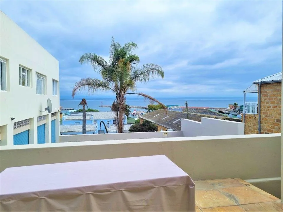 2 Bedroom Apartment / flat to rent in Mossel Bay Central