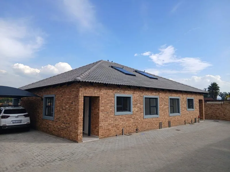 2 Bedroom Townhouse to rent in Brackendowns