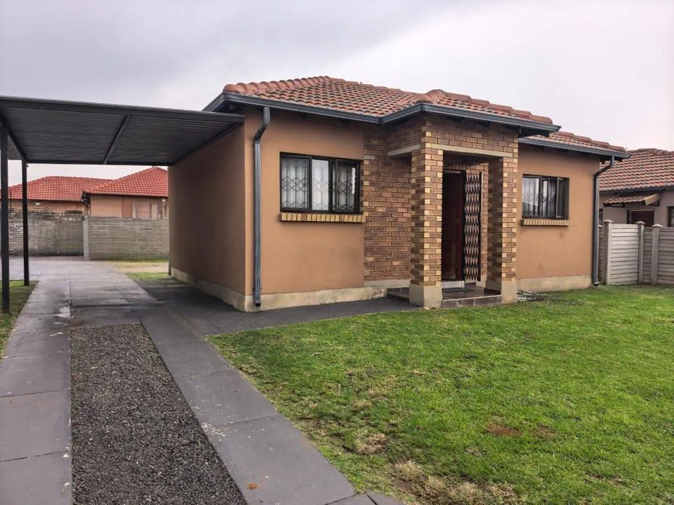 2 Bedroom Townhouse for sale in Waterval East