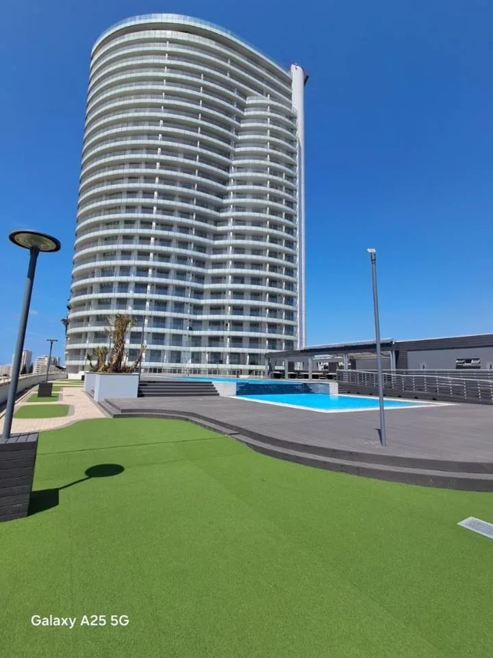 2 Bedroom Apartment / flat to rent in Umhlanga Central