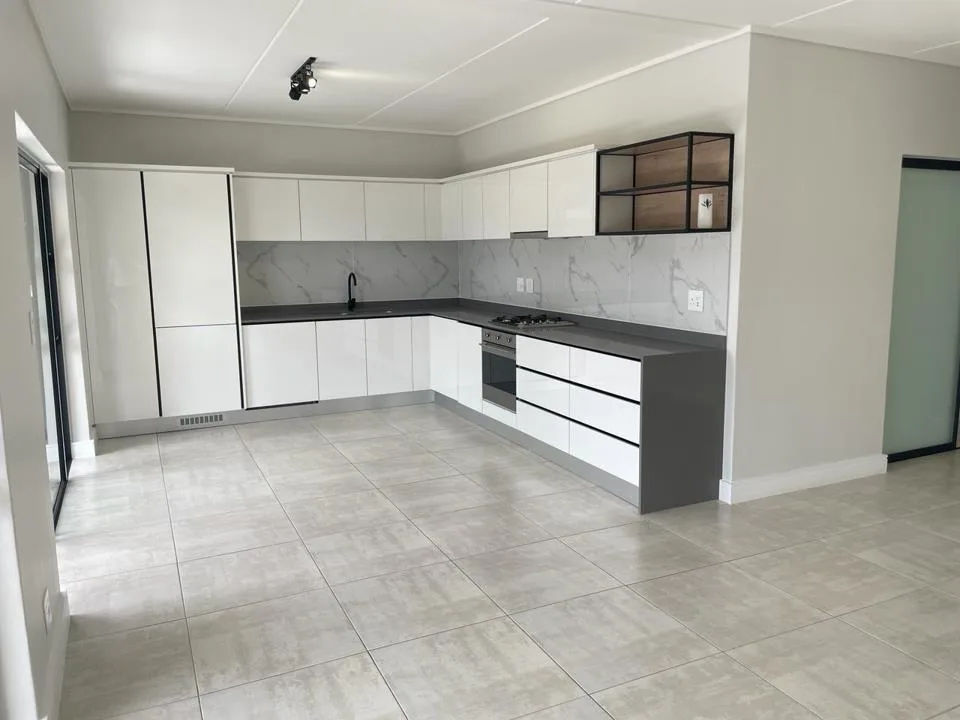 3 Bedroom Apartment / flat to rent in Waterfall