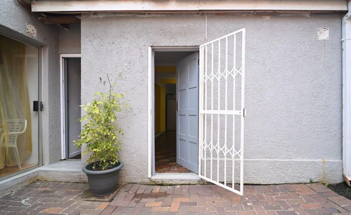 1 Bedroom House to rent in Houghton Estate