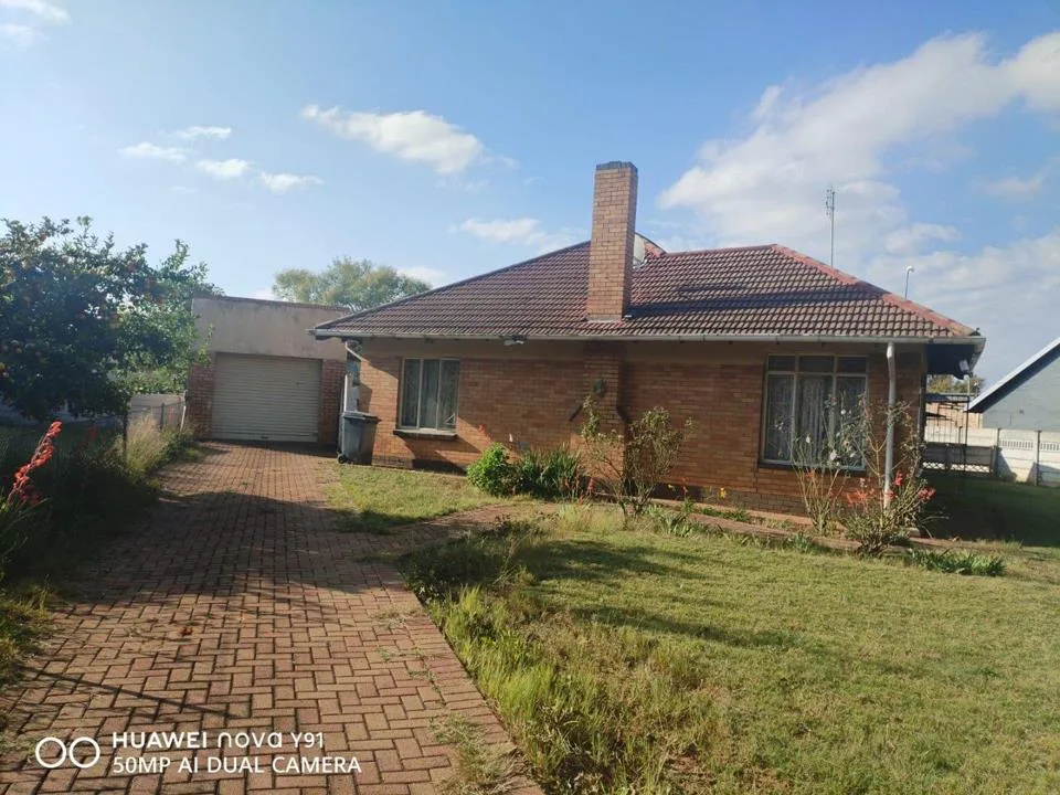 3 Bedroom House for sale in Stilfontein Ext 4