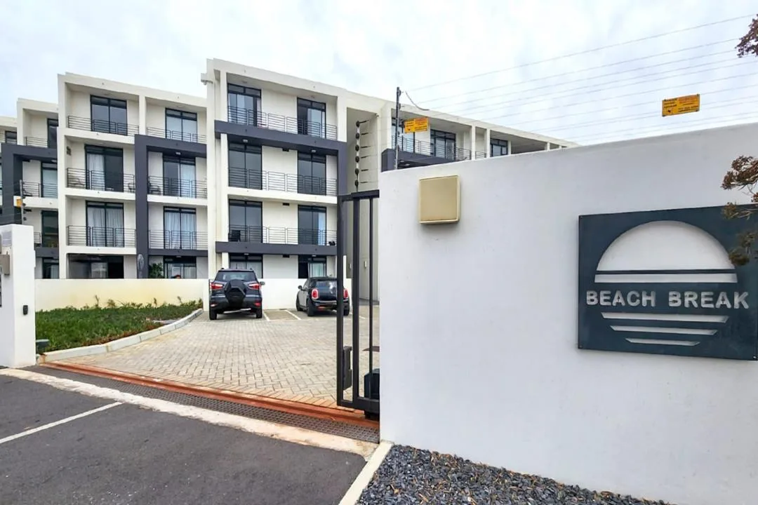 3 Bedroom Apartment / flat to rent in Waves Edge