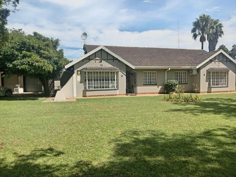 3 Bedroom House for sale in Stilfontein Ext 4