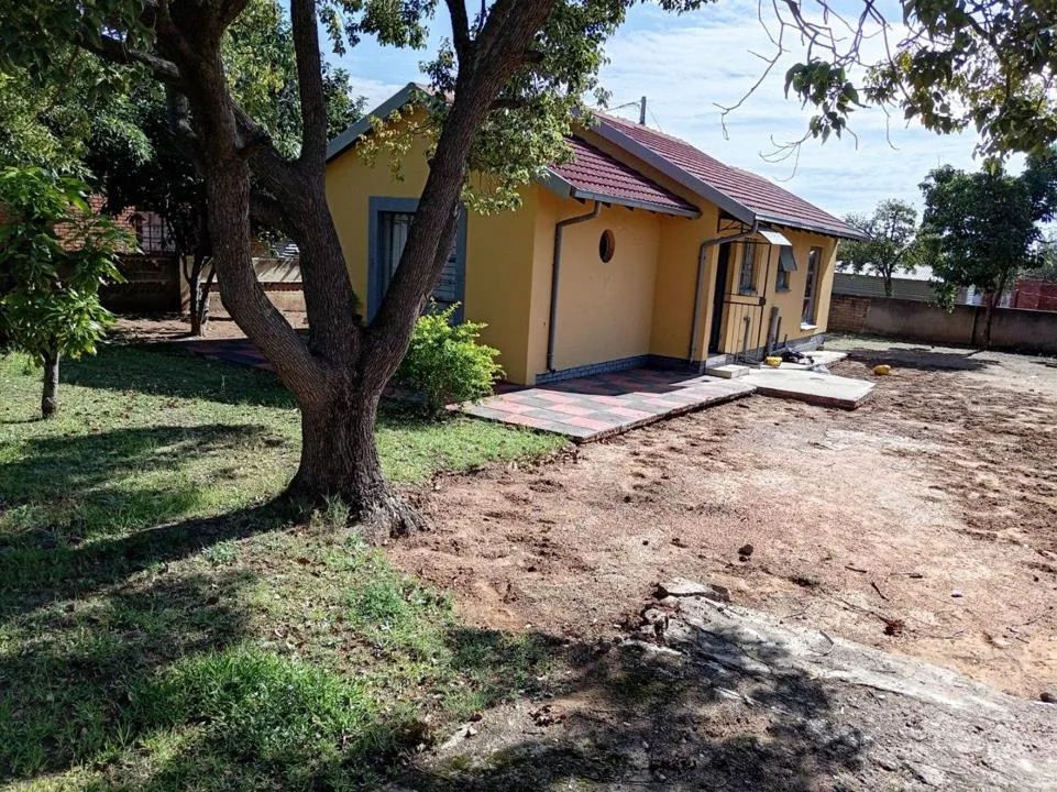 3 Bedroom House for sale in Lethlabile