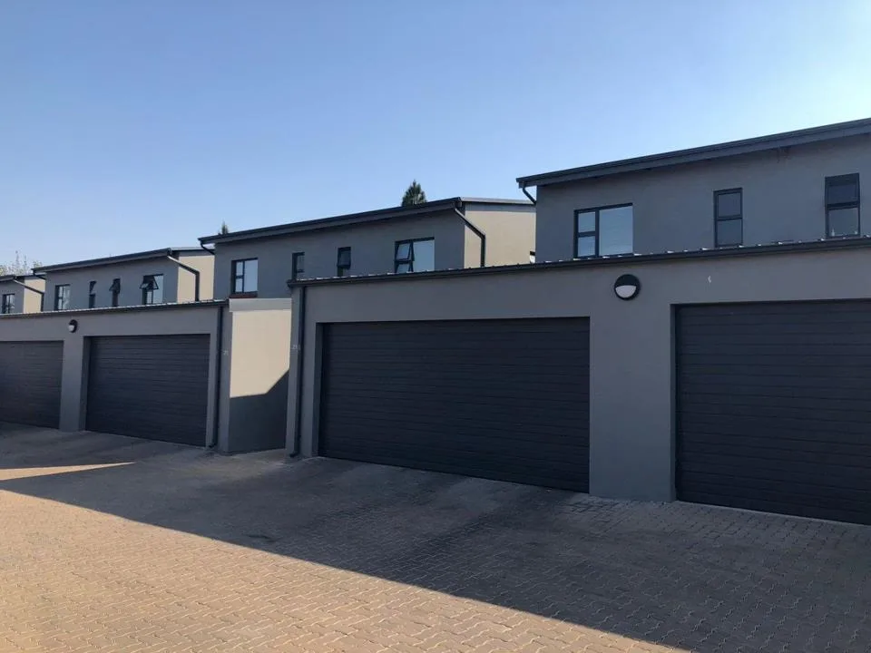 3 Bedroom Townhouse to rent in Olympus AH