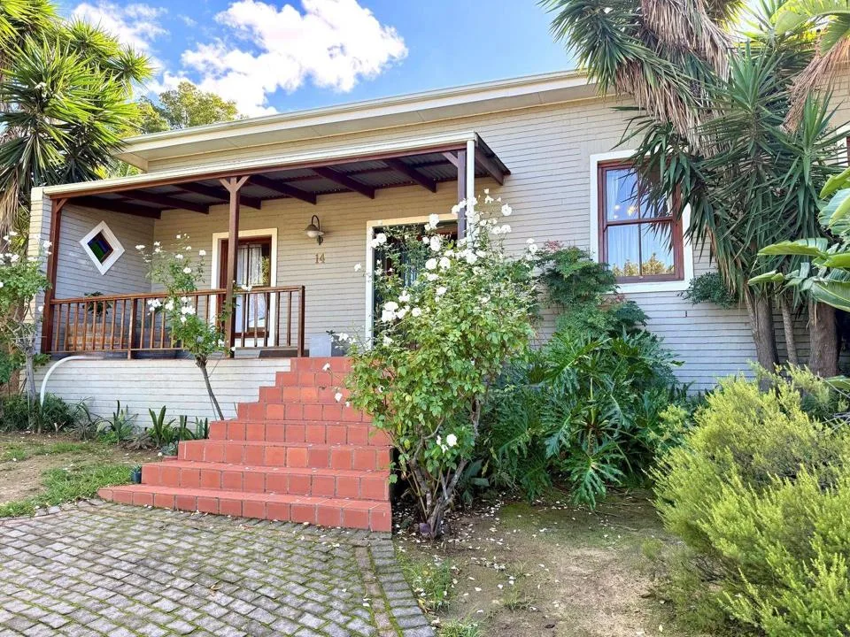 4 Bedroom House for sale in Die Wingerd