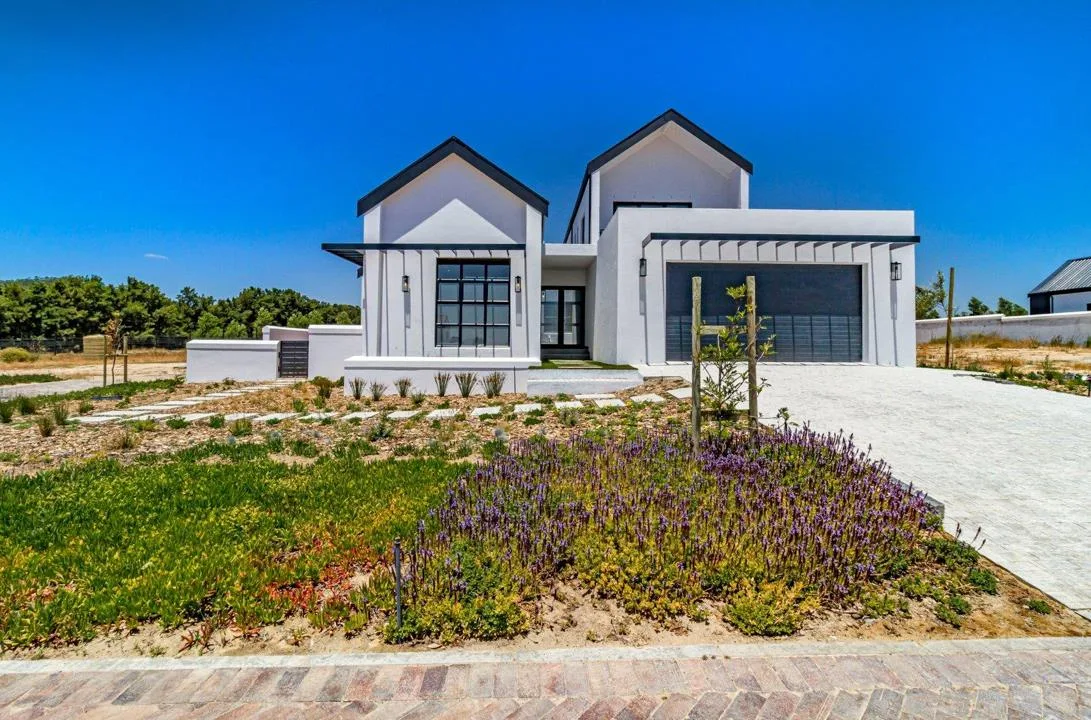 4 Bedroom House for sale in Stellenbosch Farms