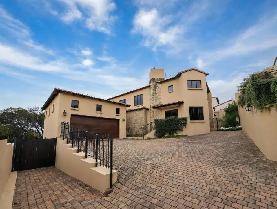 4 Bedroom House to rent in Waterkloof Golf Estate