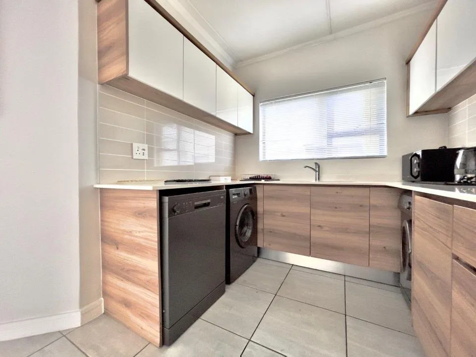 3 Bedroom Apartment / flat to rent in Waterfall