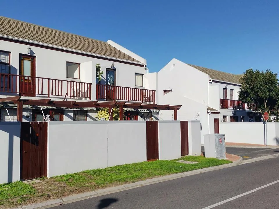 2 Bedroom Townhouse for sale in Parklands