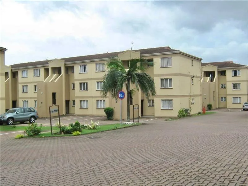 3 Bedroom Apartment / flat to rent in North Beach