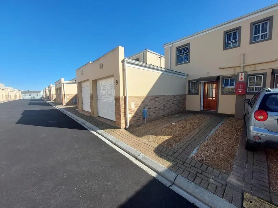 2 Bedroom Townhouse to rent in Parklands
