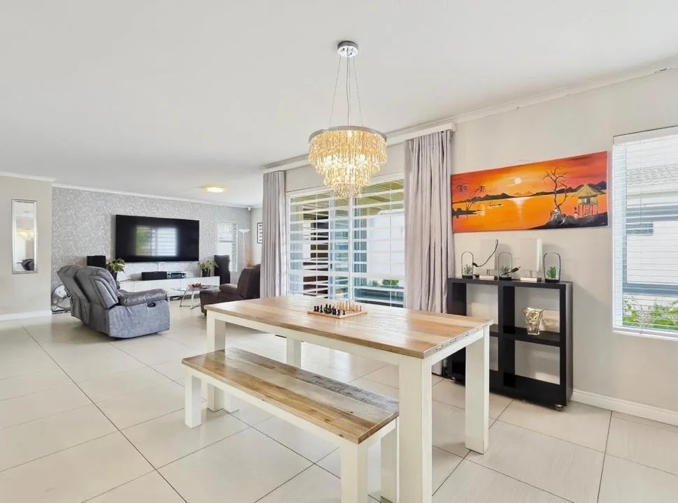 4 Bedroom House for sale in Sunningdale