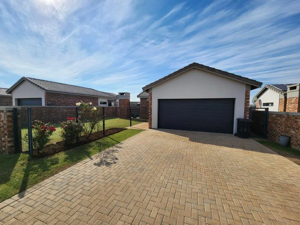 3 Bedroom Townhouse for sale in Baillie Park