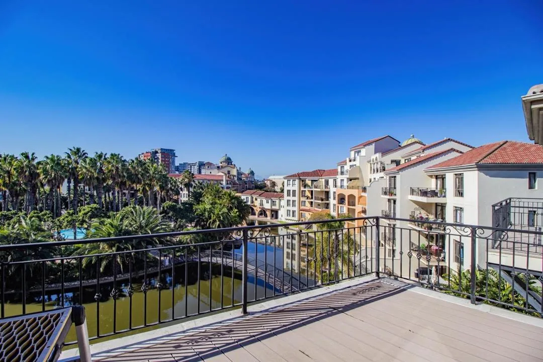 3 Bedroom Apartment / flat for sale in Century City