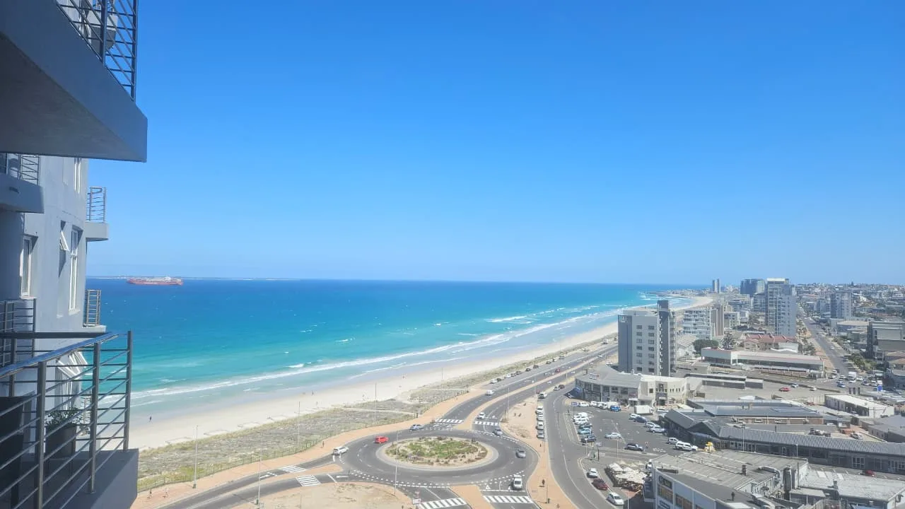 2 Bedroom Apartment / flat to rent in Bloubergstrand