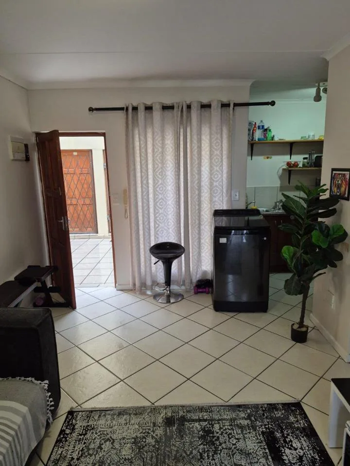 1 Bedroom Apartment / flat to rent in Gordons Bay Central