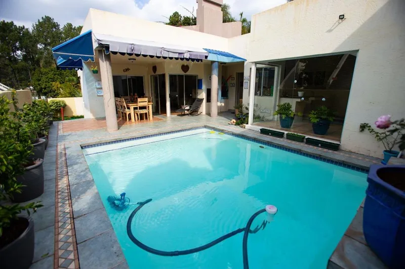 3 Bedroom House to rent in Bryanston
