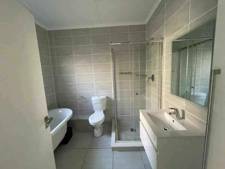 3 Bedroom Apartment / flat to rent in Waterfall