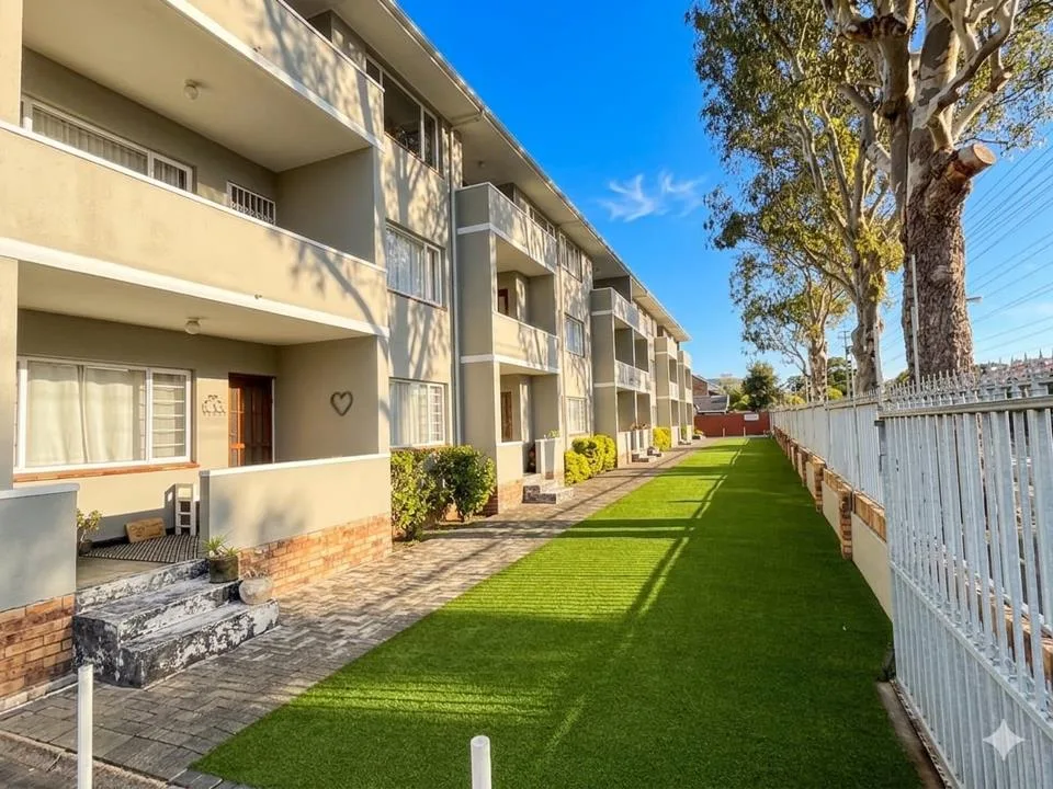 2 Bedroom Apartment / flat for sale in Kenilworth