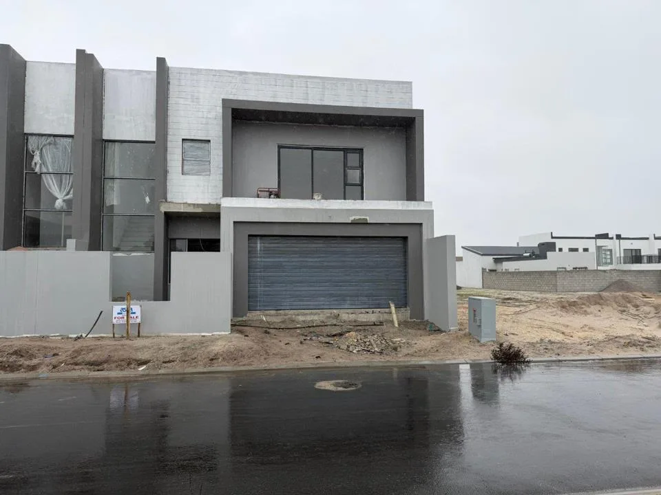 4 Bedroom House for sale in Sandown