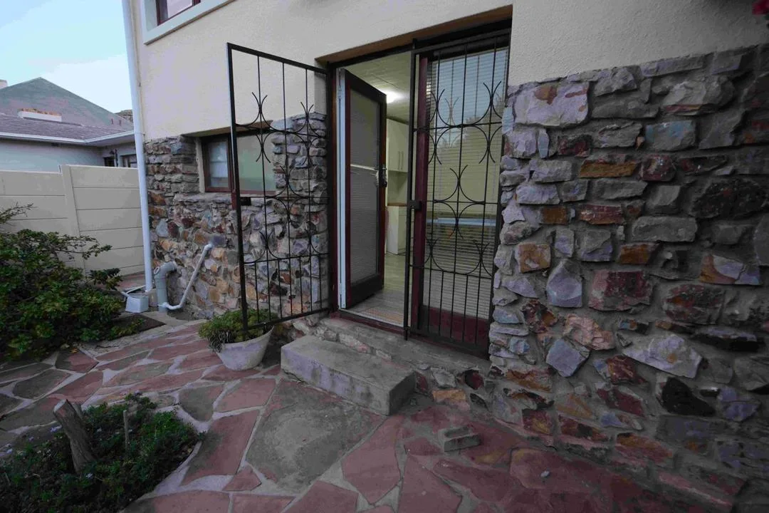 1 Bedroom Apartment / flat to rent in Fish Hoek