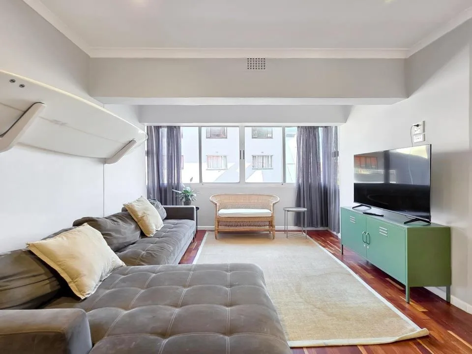 2 Bedroom Apartment / flat to rent in Sea Point