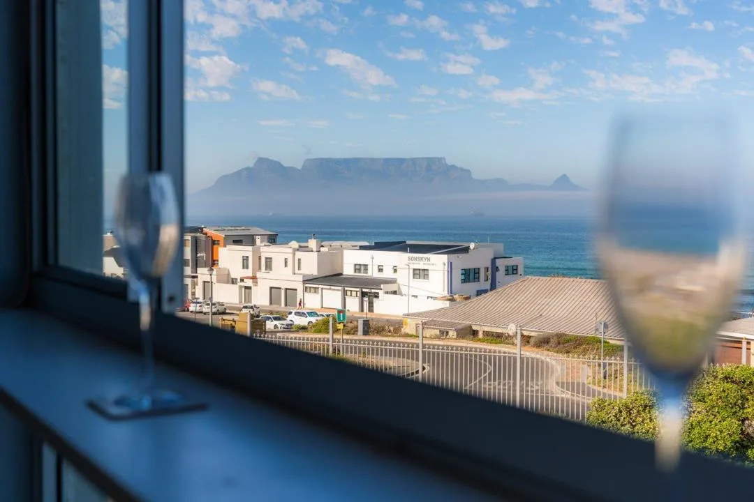 3 Bedroom Apartment / flat to rent in Bloubergstrand