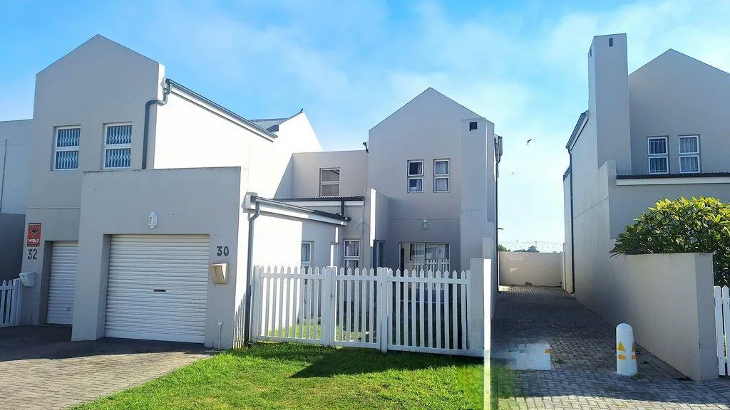3 Bedroom Townhouse to rent in Country Club