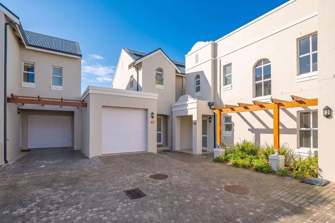 3 Bedroom Townhouse to rent in Nooitgedacht Village