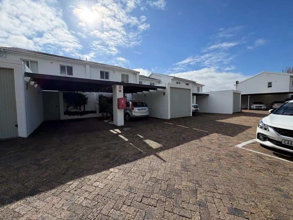 3 Bedroom Townhouse to rent in Diep River