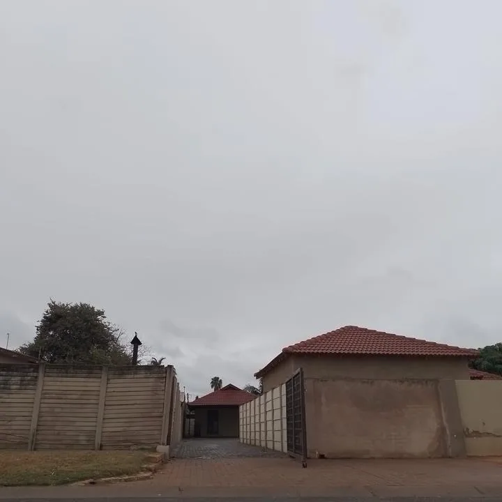 1 Bedroom House to rent in Pretoria North