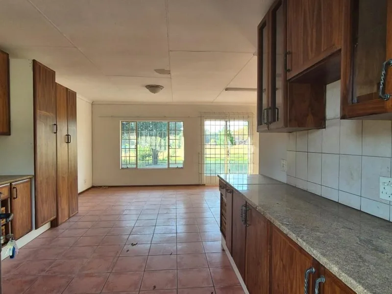 2 Bedroom House to rent in Crowthorne AH
