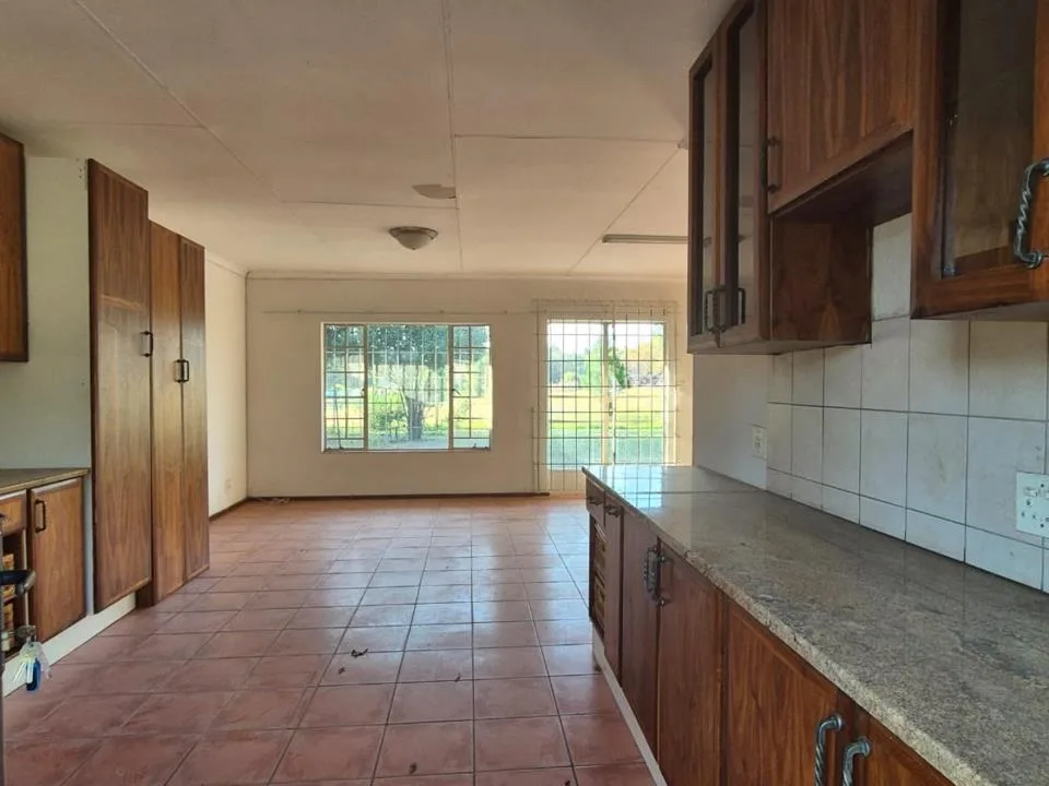 2 Bedroom House to rent in Crowthorne AH