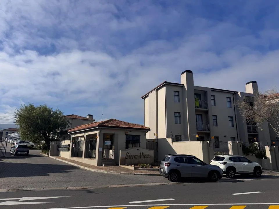 2 Bedroom Apartment / flat to rent in Burgundy Estate