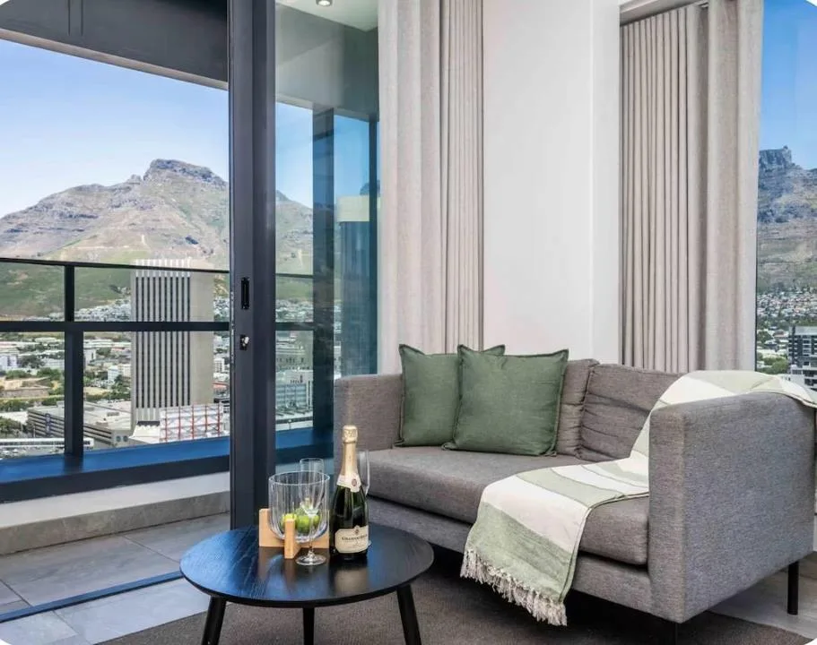 0.5 Bedroom Apartment / flat to rent in Cape Town City Centre