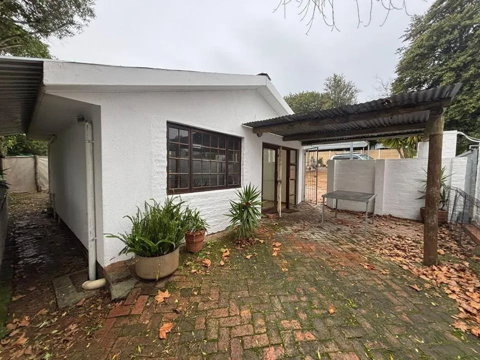 2 Bedroom House to rent in Kenever