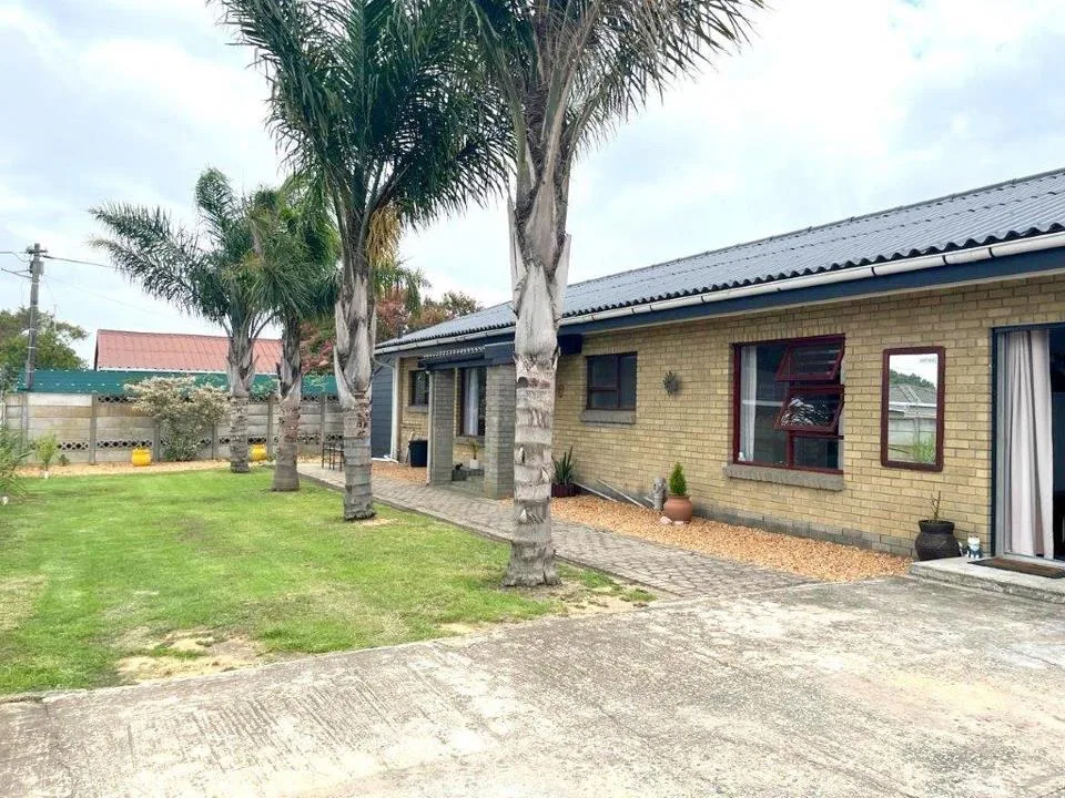 3 Bedroom House to rent in George South