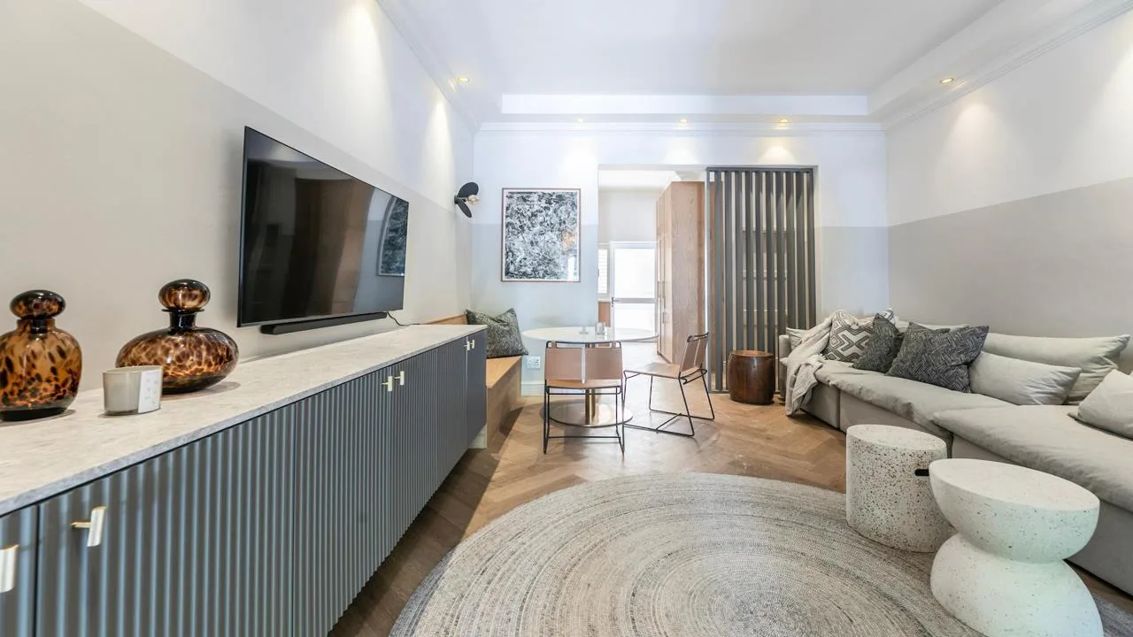 2 Bedroom Apartment / flat to rent in Sea Point