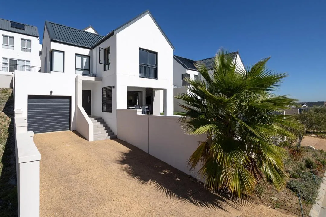 3 Bedroom House to rent in La Roche
