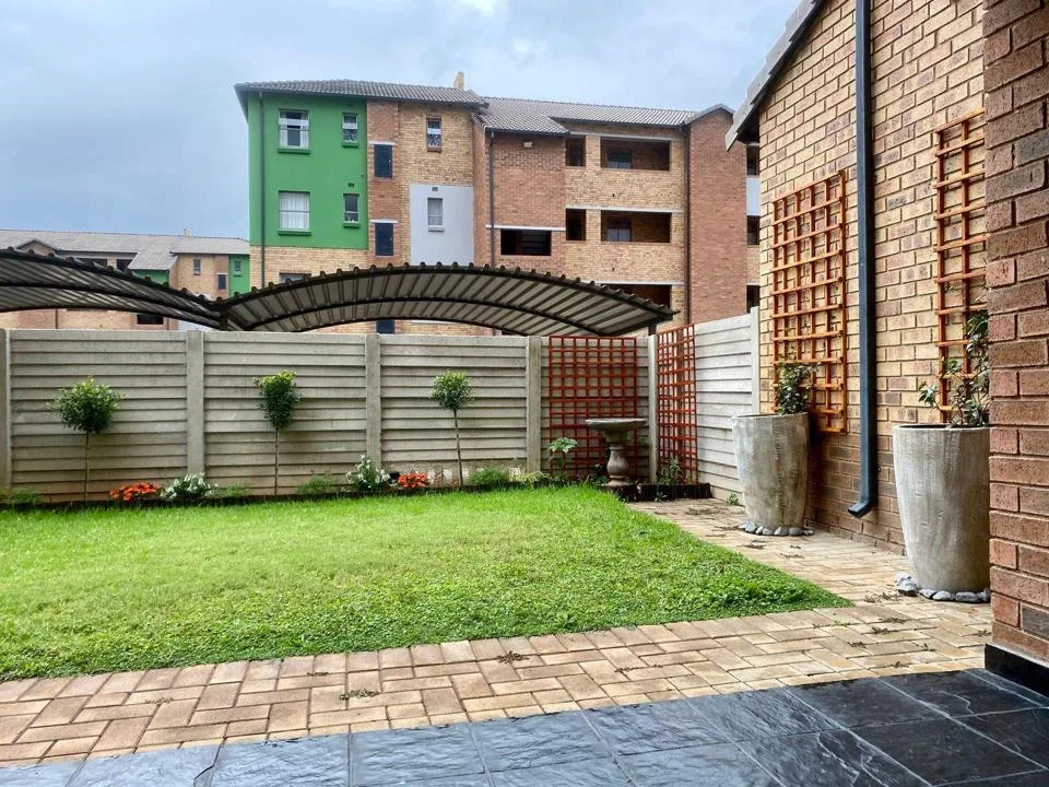 2 Bedroom Apartment / flat to rent in Heuweloord